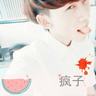 美女COS《巫师3》叶奈法惊艳绝伦 白嫩香肩紫眸勾人